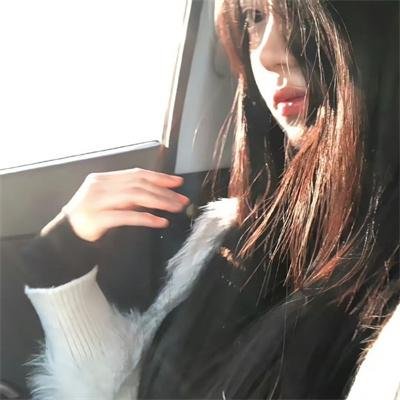 穿着旗袍的女孩